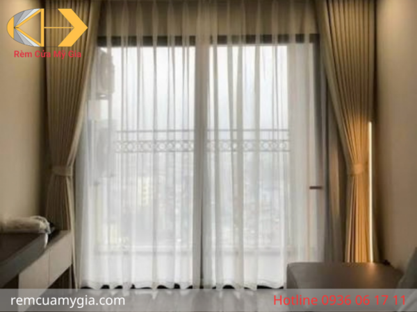 Rèm Cửa Mùa Mưa