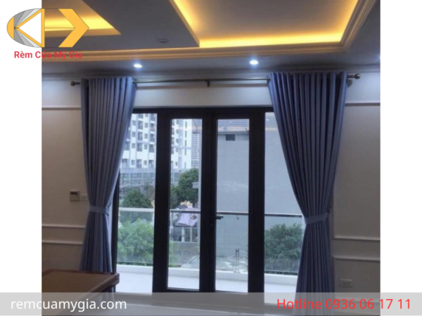 Rèm Cửa Chính Nhà Phố