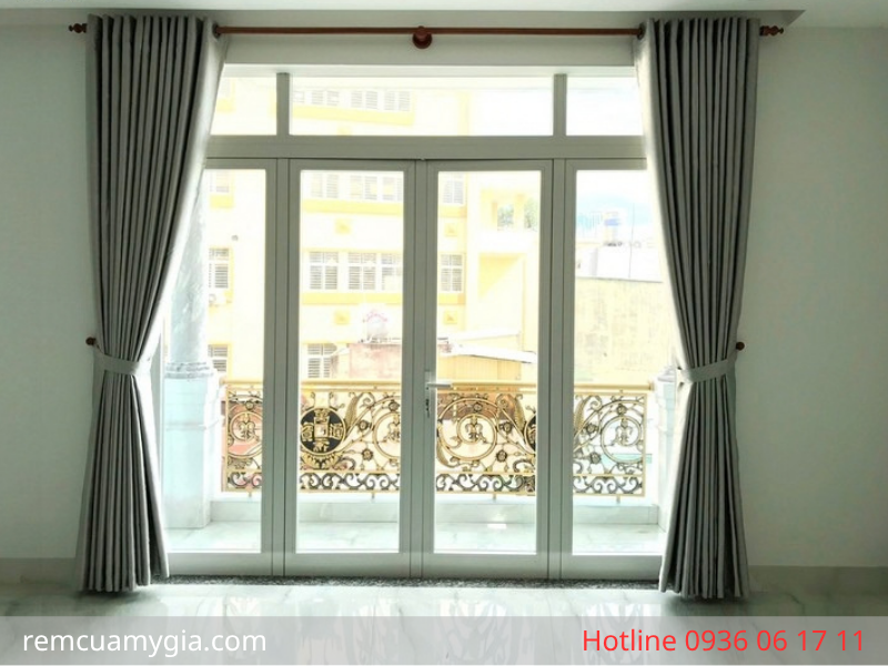 Rèm Cửa Chính Nhà Phố